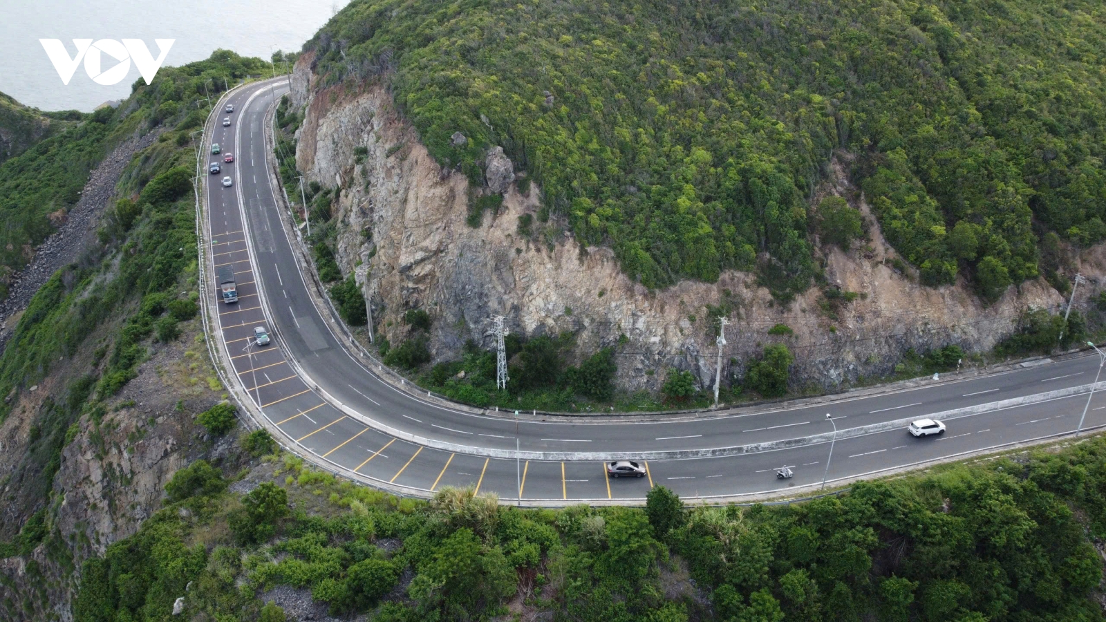 Đào hầm xuyên núi nối thành phố Nha Trang với sân bay Cam Ranh